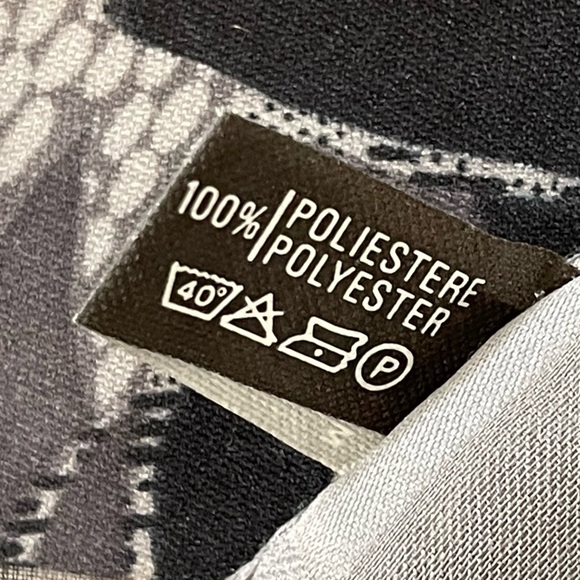 Valentina Scarf Per Manlio Bonetti 32” x 32” Floral Black & White Made In Italy - Picture 5 of 7